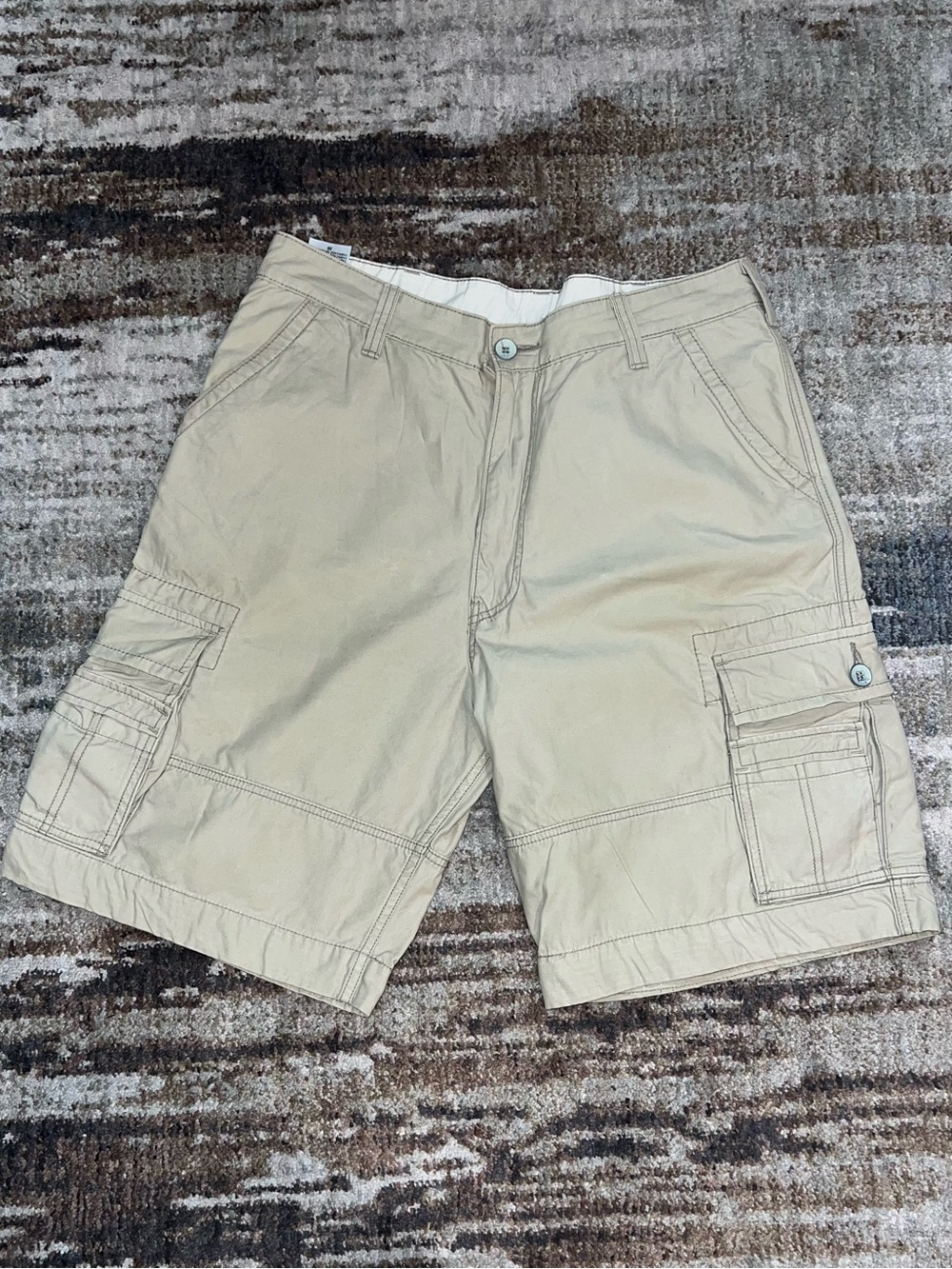 Levi’s Cargo Shorts Men’s Size 36 Beige Khaki Utility Cargo Shorts 100% Cotton